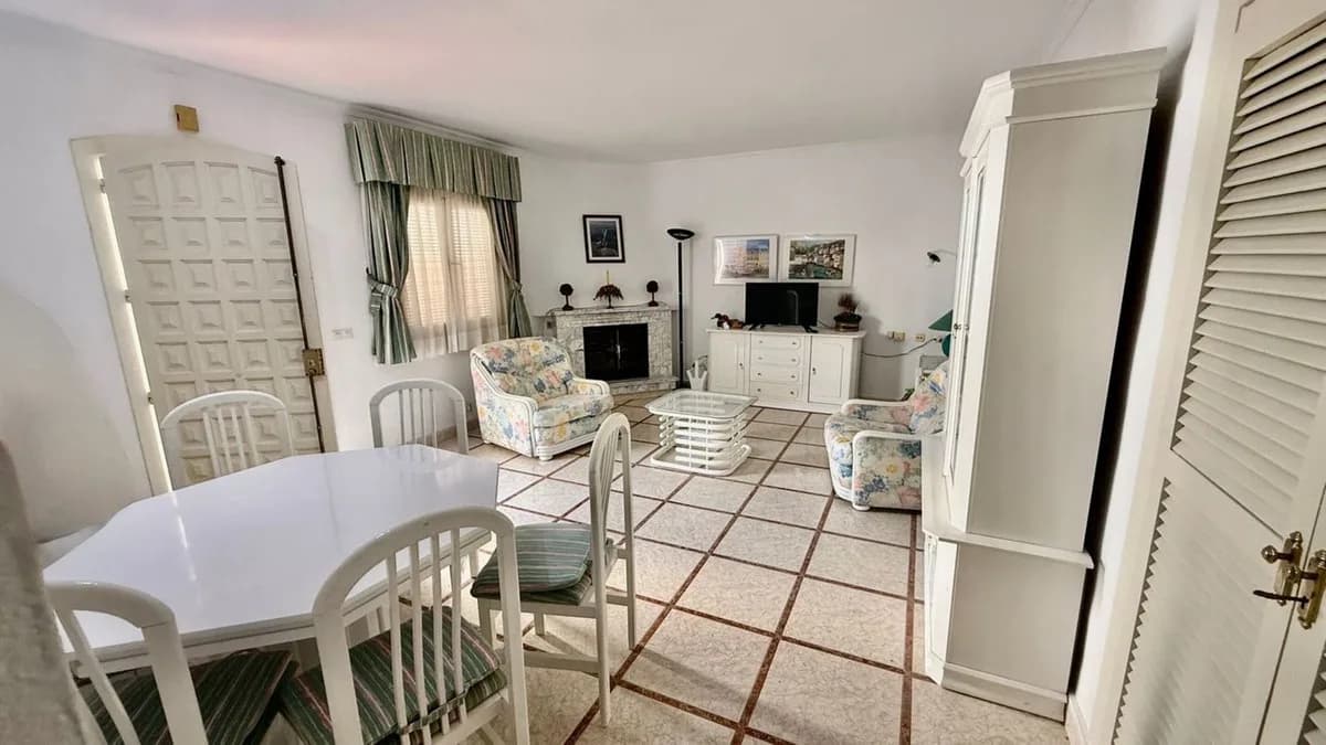 2 Bedroom Townhouse for Sale in Marbella, Málaga - Image 9