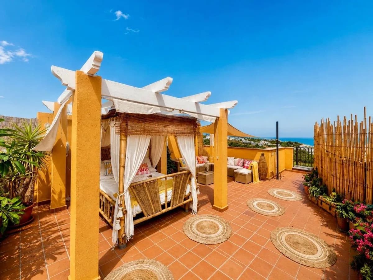 2 Bedroom Penthouse Duplex for Sale in Reserva de Marbella, Málaga - Image 4