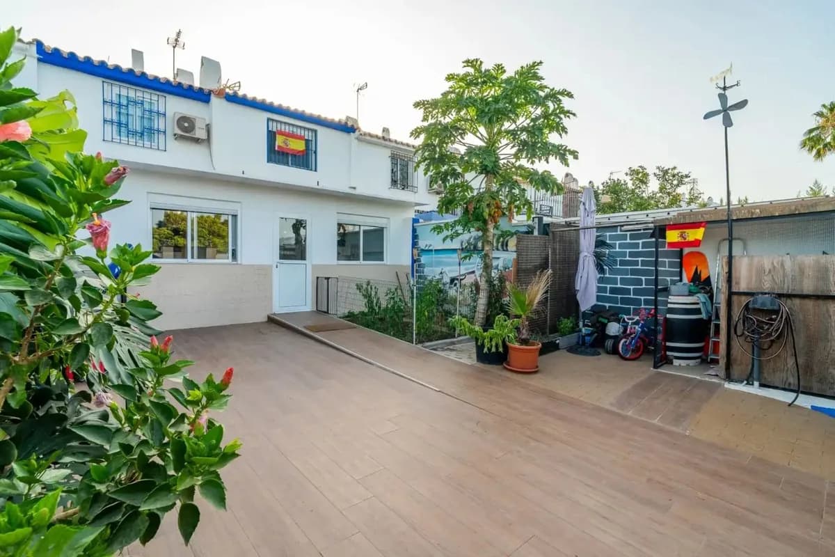 2 Bedroom Townhouse for Sale in Atalaya, Málaga