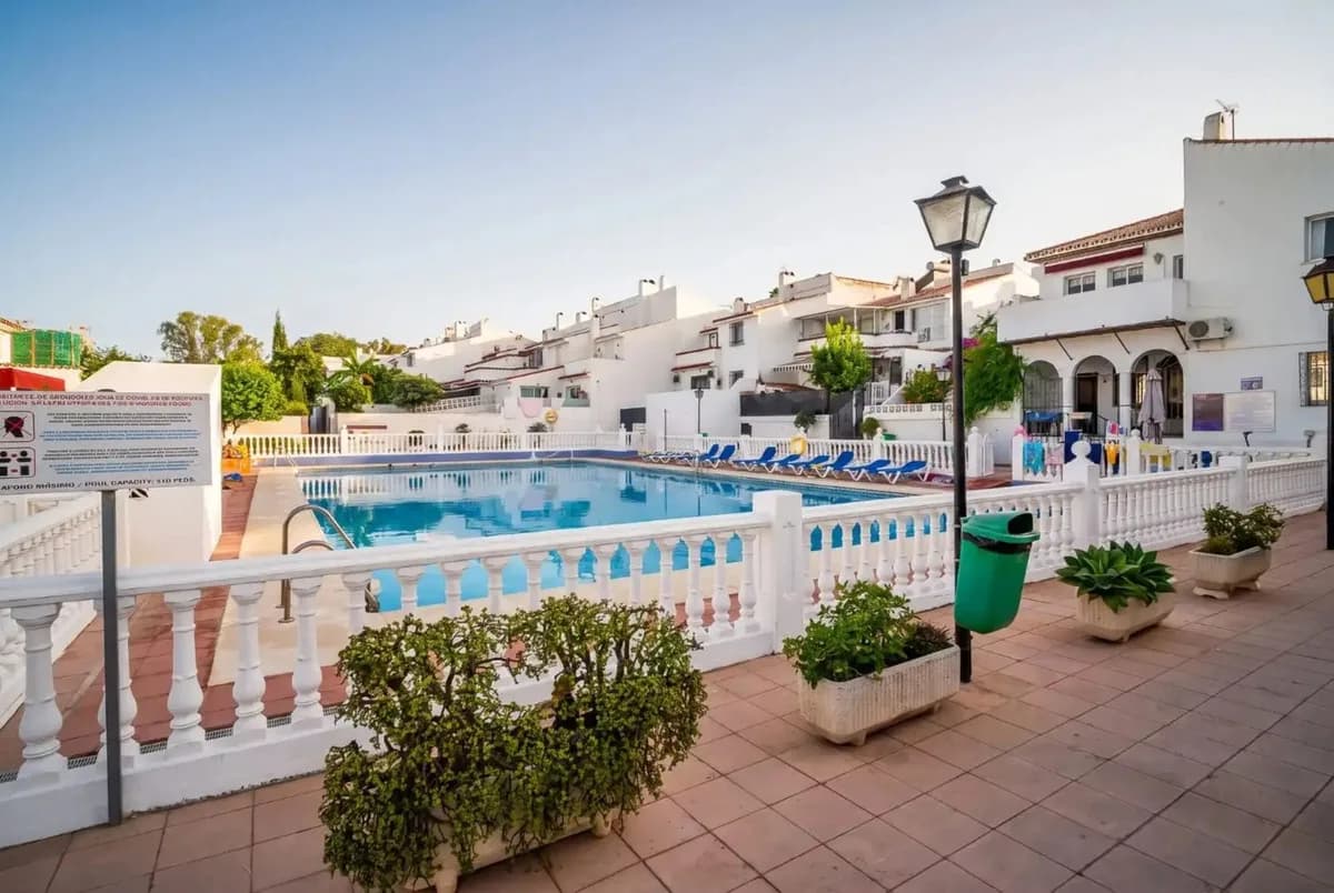 2 Bedroom Townhouse for Sale in Atalaya, Málaga - Image 5