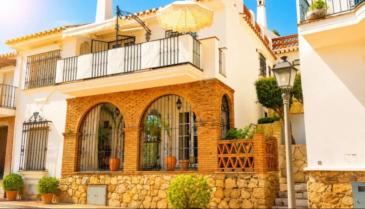 2 Bedroom Townhouse for Sale in Mijas Golf, Málaga - Image 2