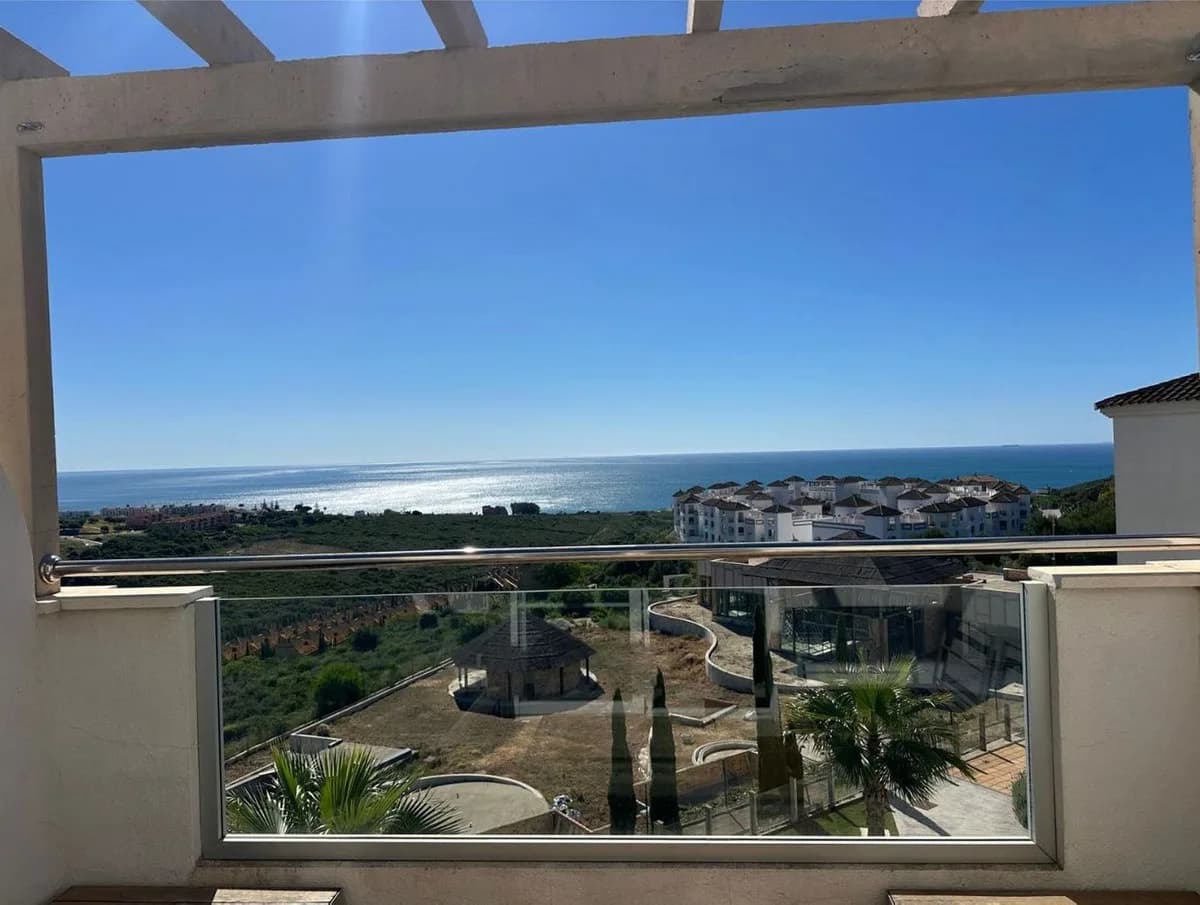 3 Bedroom Top Floor Apartment for Sale in Manilva, Málaga - Image 6