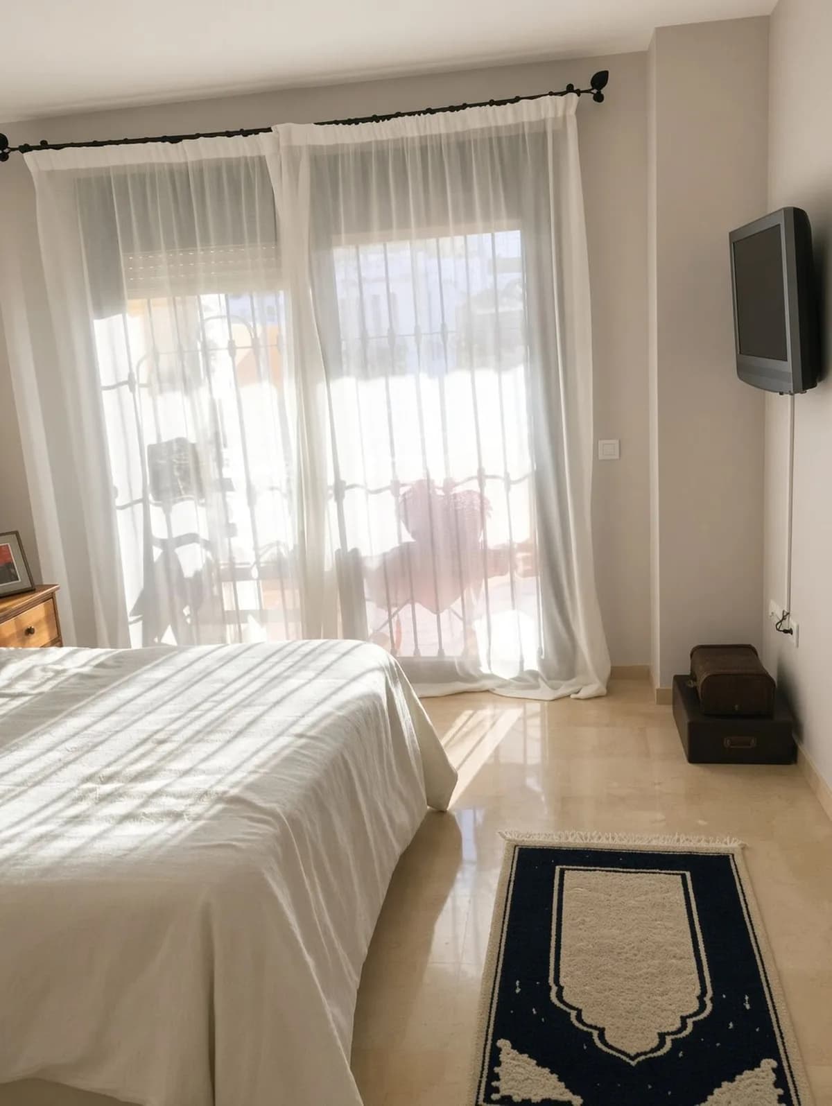 2 Bedroom Ground Floor Apartment for Sale in Estepona, Málaga - Image 8