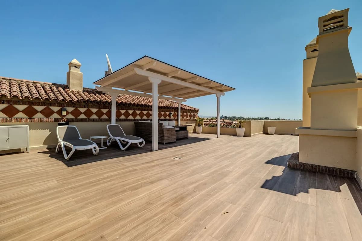 2 Bedroom Penthouse for Sale in Bel Air, Málaga - Image 2