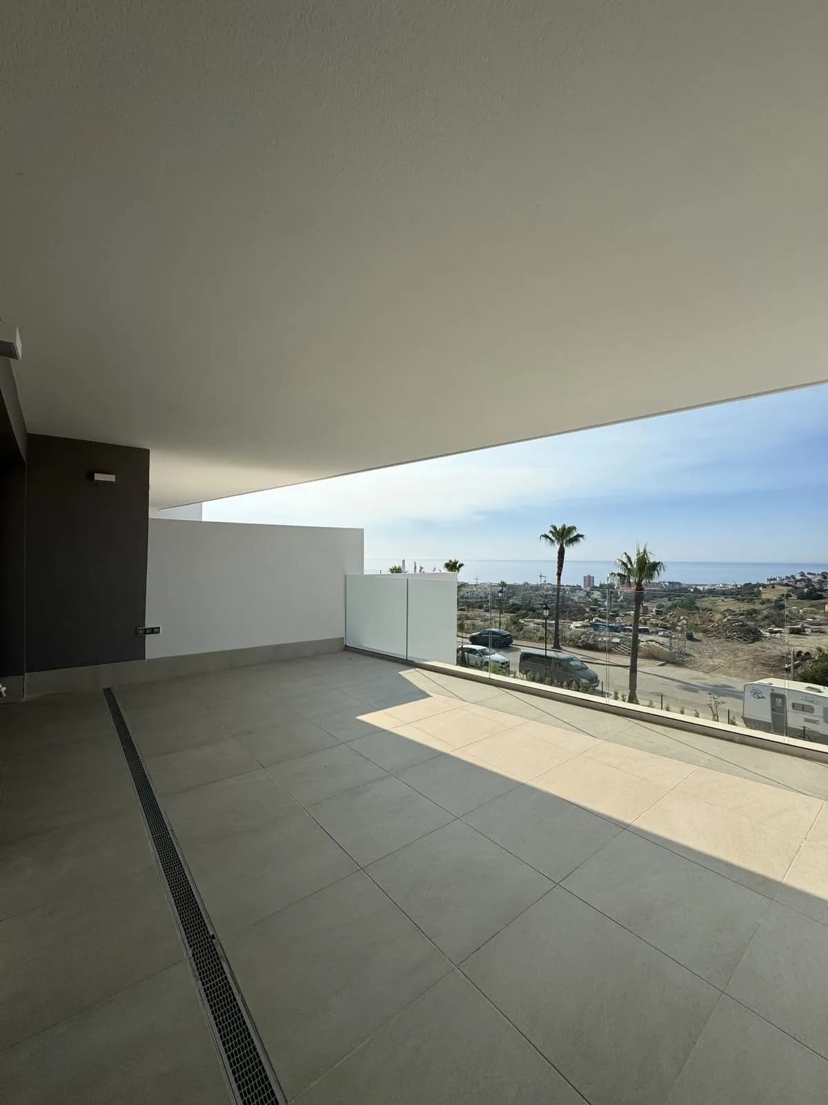 2 Bedroom Middle Floor Apartment for Sale in La Duquesa, Málaga - Image 5