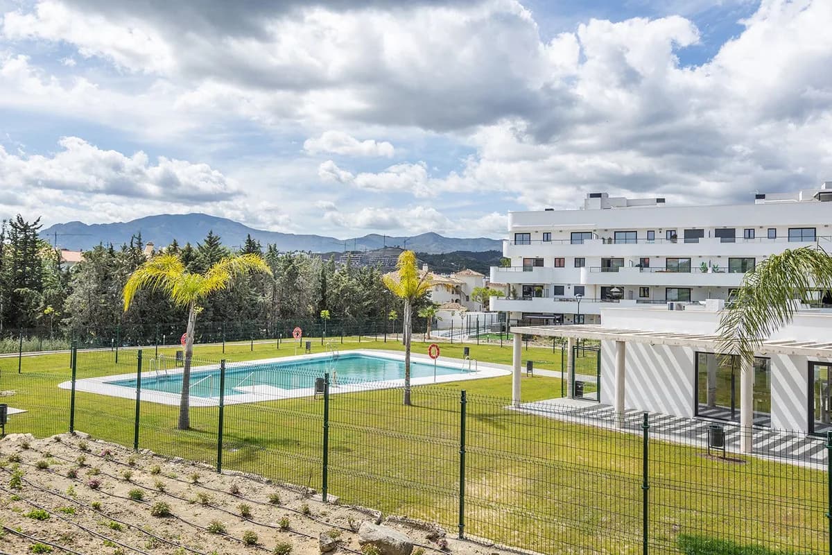 2 Bedroom Ground Floor Apartment for Sale in Selwo, Málaga - Image 5