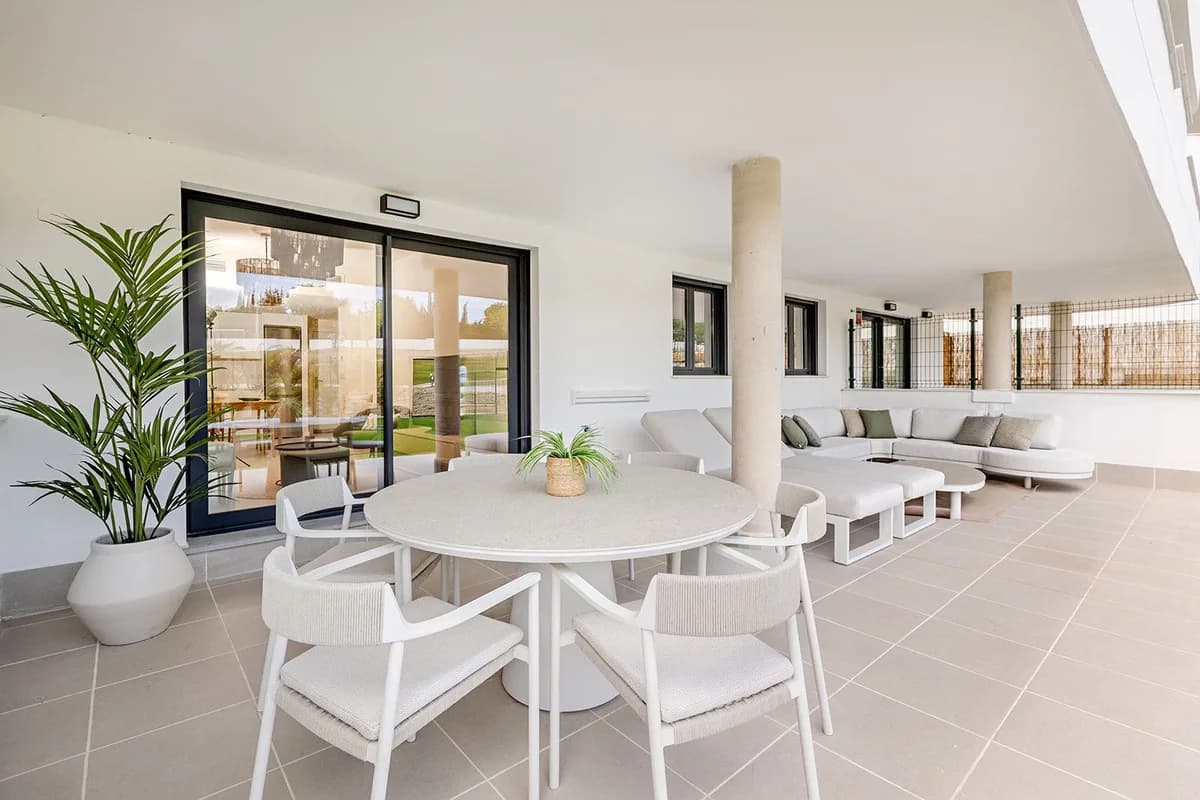 2 Bedroom Ground Floor Apartment for Sale in Selwo, Málaga - Image 9