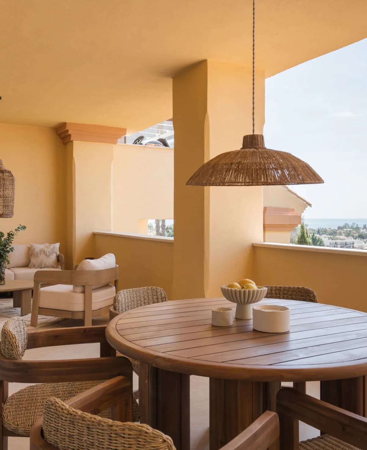 3 Bedroom Middle Floor Apartment for Sale in Nueva Andalucía, Málaga - Image 2