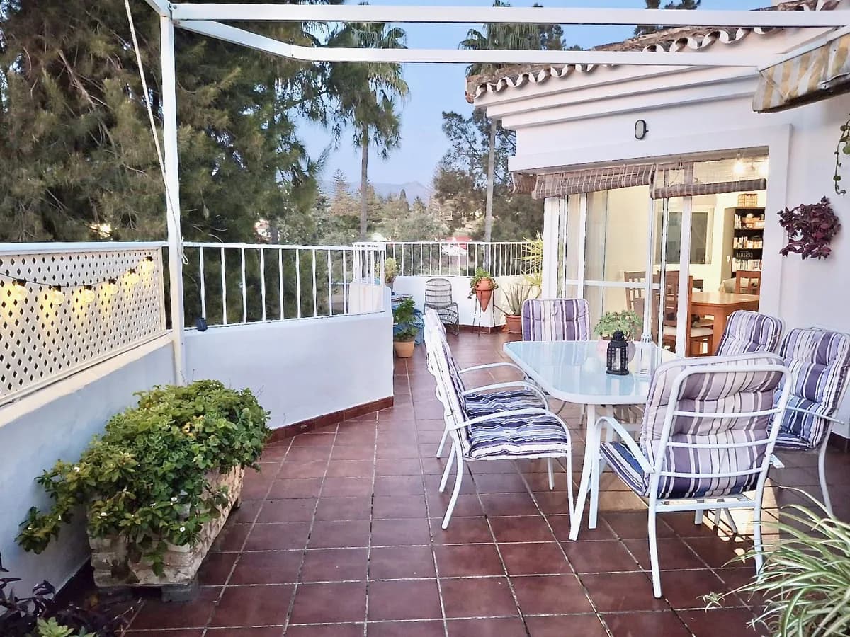 3 Bedroom Middle Floor Apartment for Sale in Mijas Golf, Málaga - Image 3