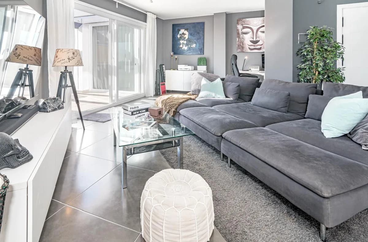 2 Bedroom Penthouse for Sale in Nueva Andalucía, Málaga