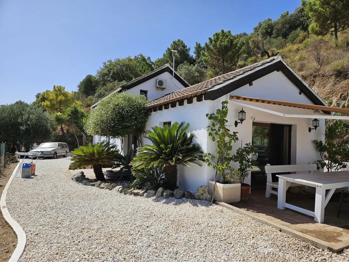 3 Bedroom Detached Villa for Sale in Monda, Málaga - Image 2