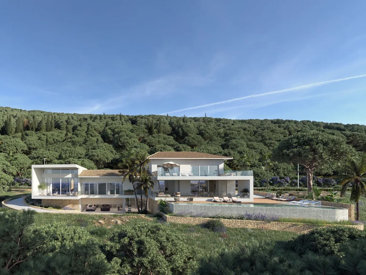 6 Bedroom Detached Villa for Sale in Sotogrande, Cádiz