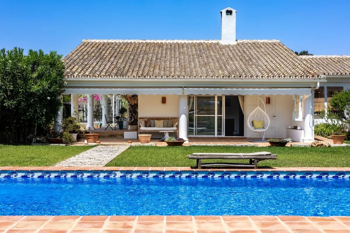 4 Bedroom Detached Villa for Sale in Alhaurín el Grande, Málaga - Image 3