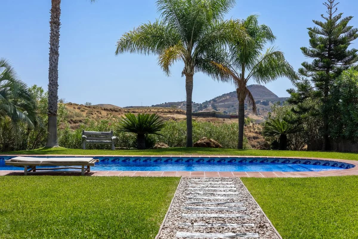 4 Bedroom Detached Villa for Sale in Alhaurín el Grande, Málaga - Image 7