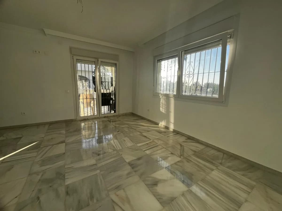 5 Bedroom Detached Villa for Sale in Mijas Costa, Málaga - Image 3