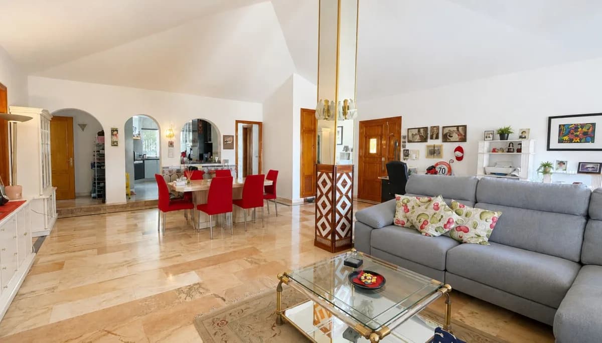 3 Bedroom Detached Villa for Sale in Estepona, Málaga - Image 8