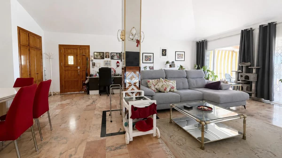 3 Bedroom Detached Villa for Sale in Estepona, Málaga - Image 9