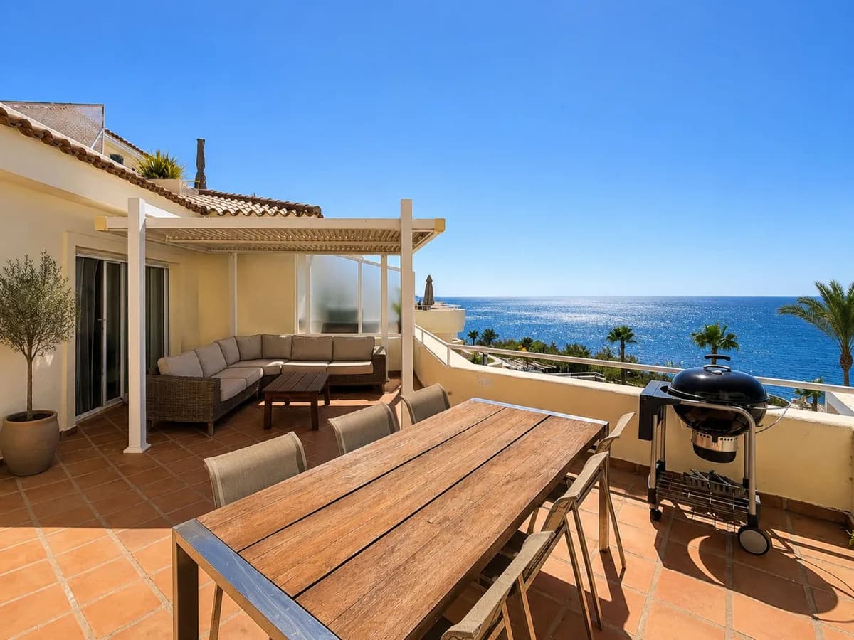 3 Bedroom Penthouse for Sale in Estepona, Málaga - Image 9