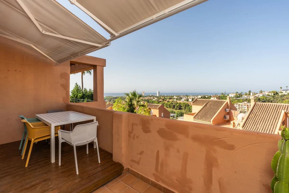 1 Bedroom Middle Floor Apartment for Sale in Elviria, Málaga - Image 7