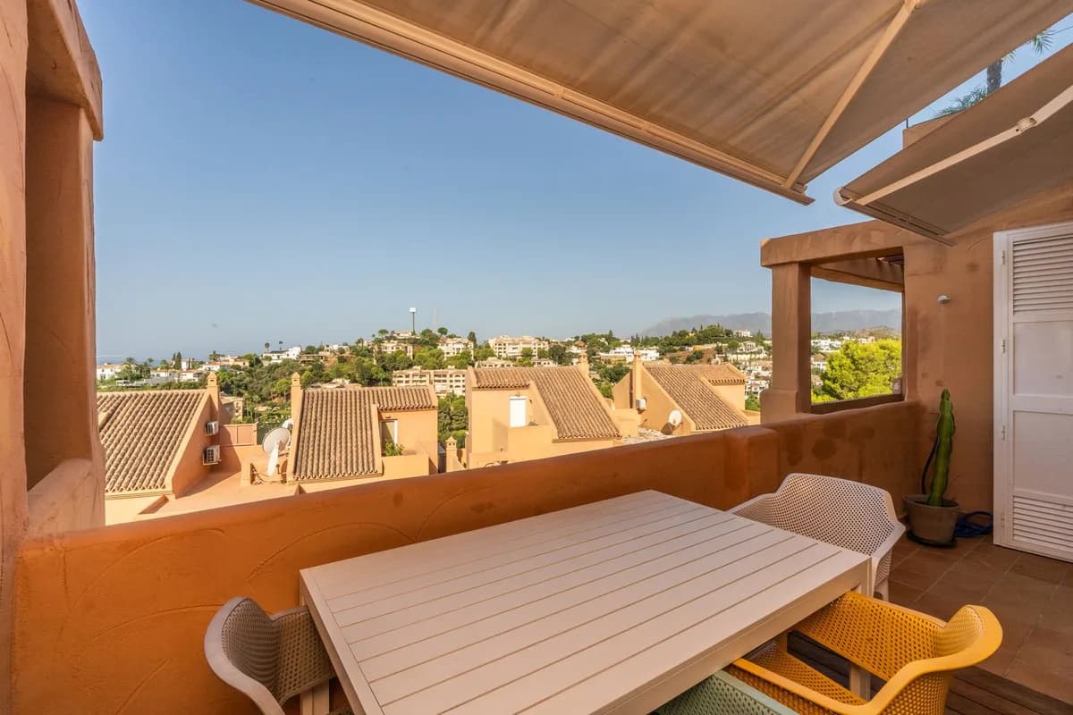 1 Bedroom Middle Floor Apartment for Sale in Elviria, Málaga - Image 8