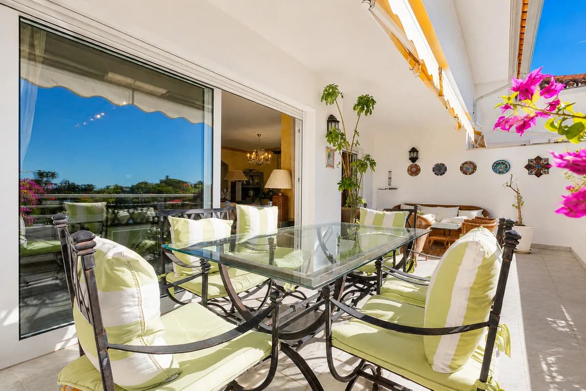 4 Bedroom Penthouse Duplex for Sale in Guadalmina Baja, Málaga - Image 7