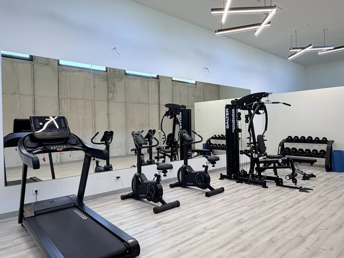 2 Bedroom Middle Floor Apartment for Sale in Benalmadena, Málaga - Image 4