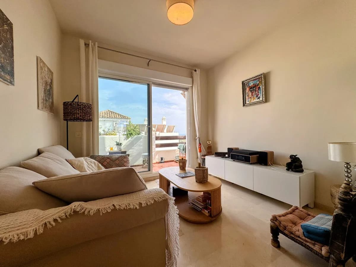 2 Bedroom Penthouse for Sale in Estepona, Málaga - Image 4