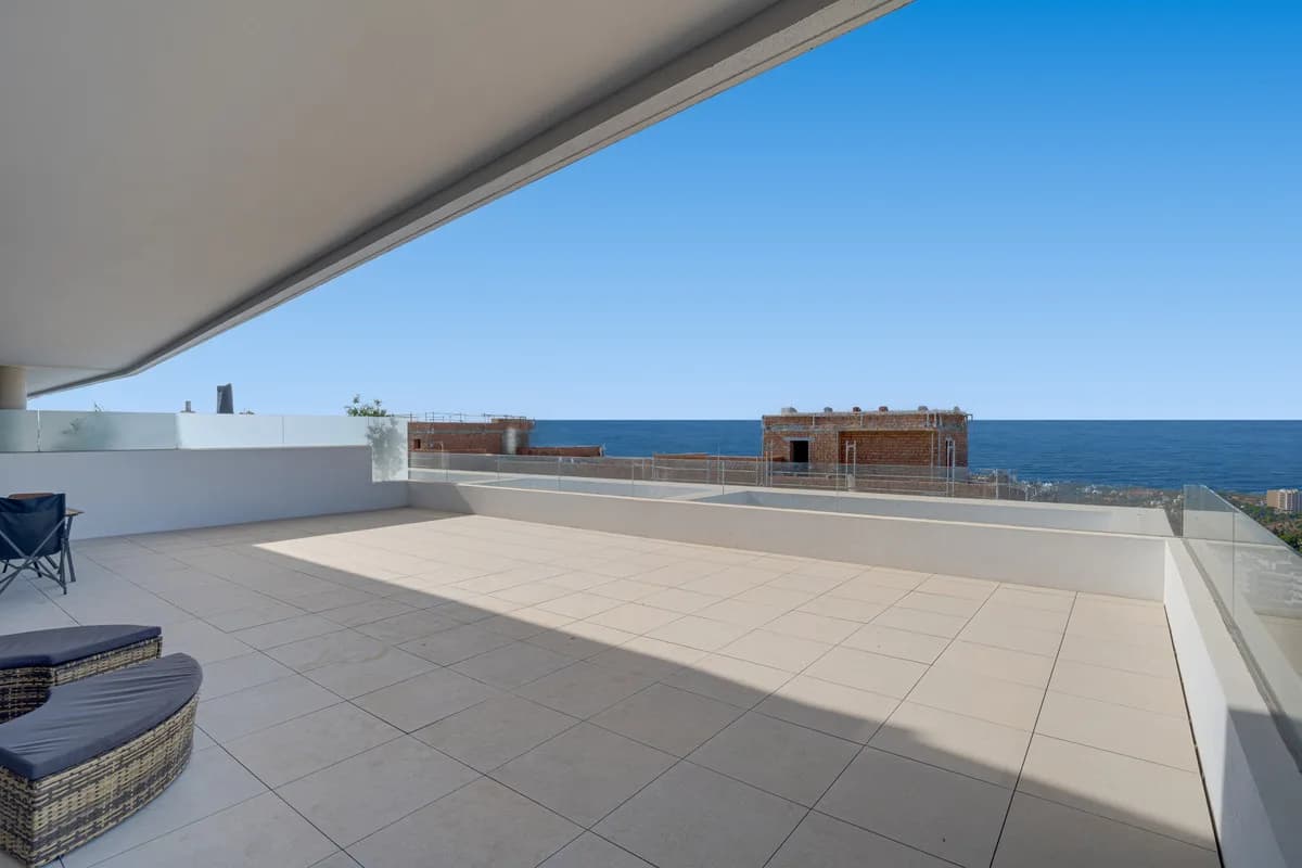 3 Bedroom Middle Floor Apartment for Sale in Altos de los Monteros, Málaga - Image 6
