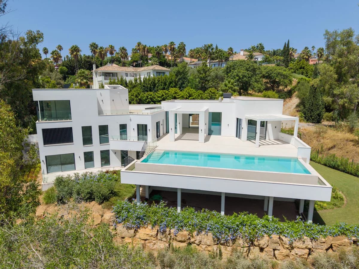 5 Bedroom Detached Villa for Sale in Sotogrande Alto, Cádiz - Image 3