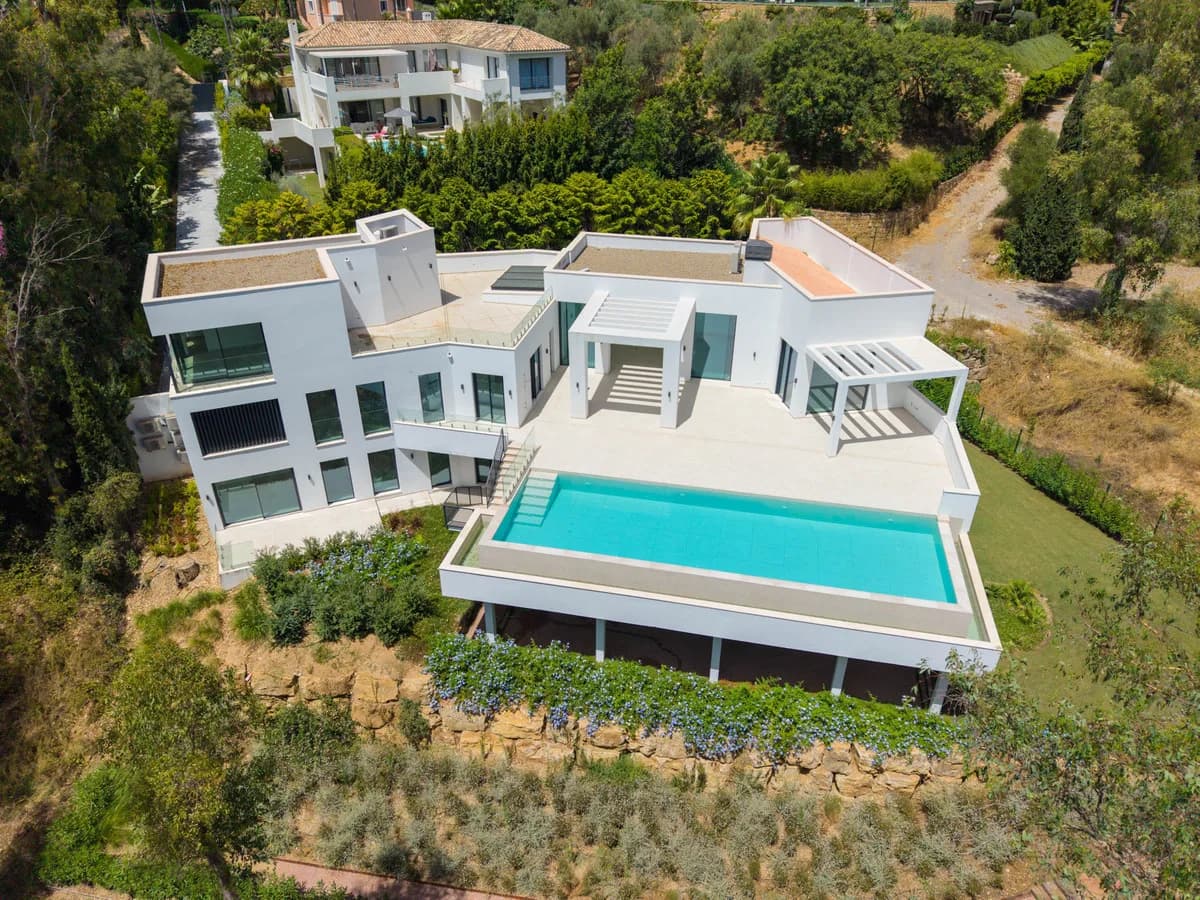 5 Bedroom Detached Villa for Sale in Sotogrande Alto, Cádiz - Image 4