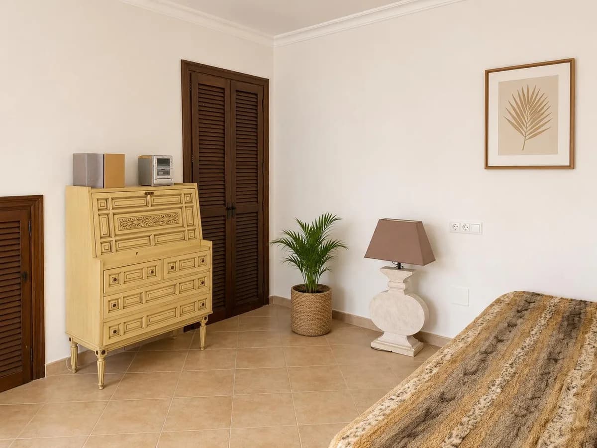 6 Bedroom Townhouse for Sale in Marbella, Málaga