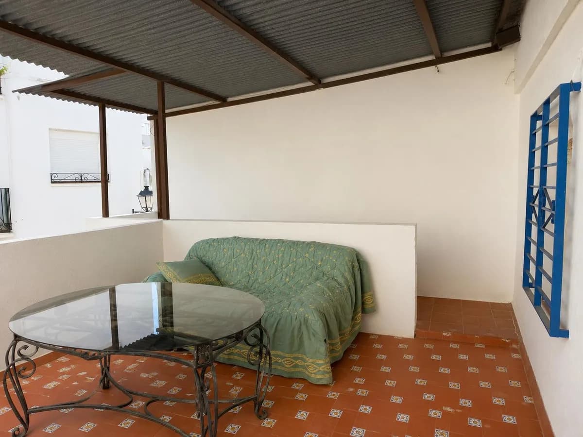 6 Bedroom Townhouse for Sale in Marbella, Málaga - Image 3