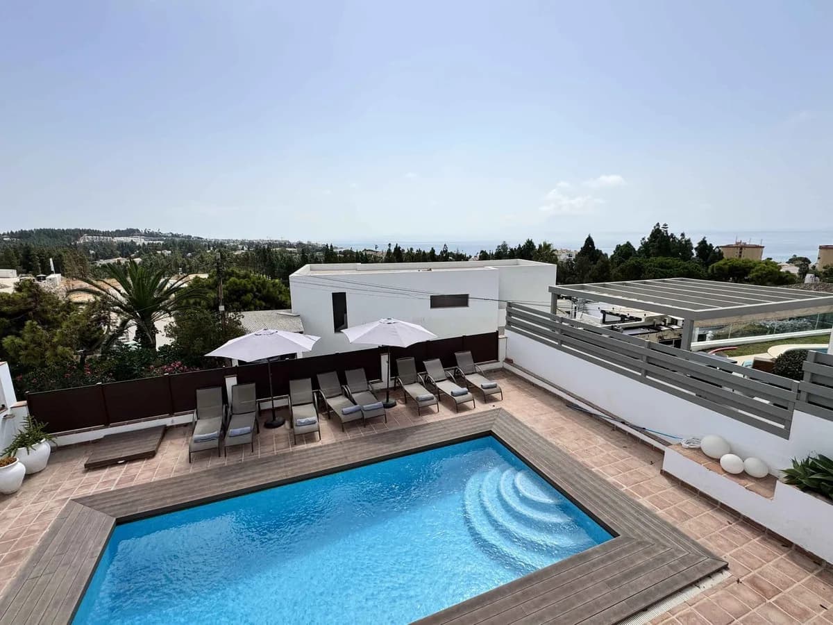 6 Bedroom Detached Villa for Sale in La Cala de Mijas, Málaga - Image 3