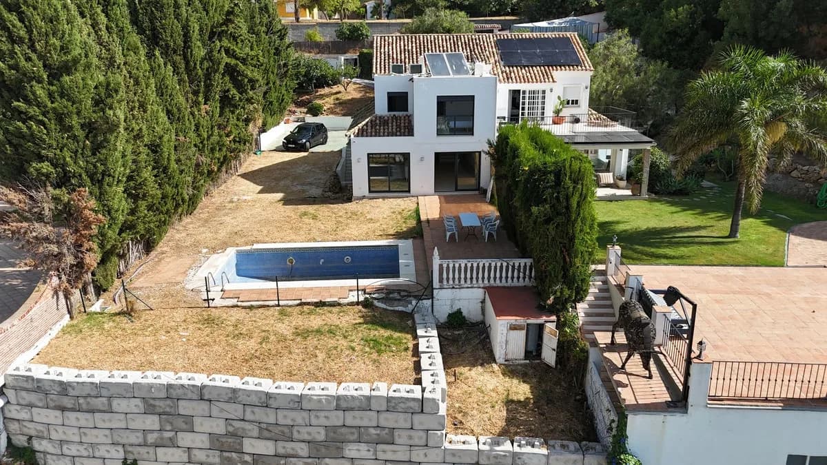 5 Bedroom Semi-Detached House for Sale in Ojén, Málaga