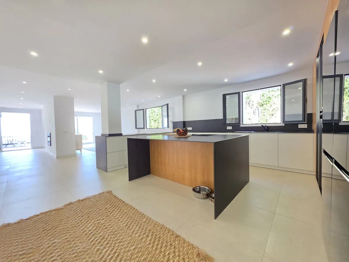 5 Bedroom Semi-Detached House for Sale in Ojén, Málaga - Image 8