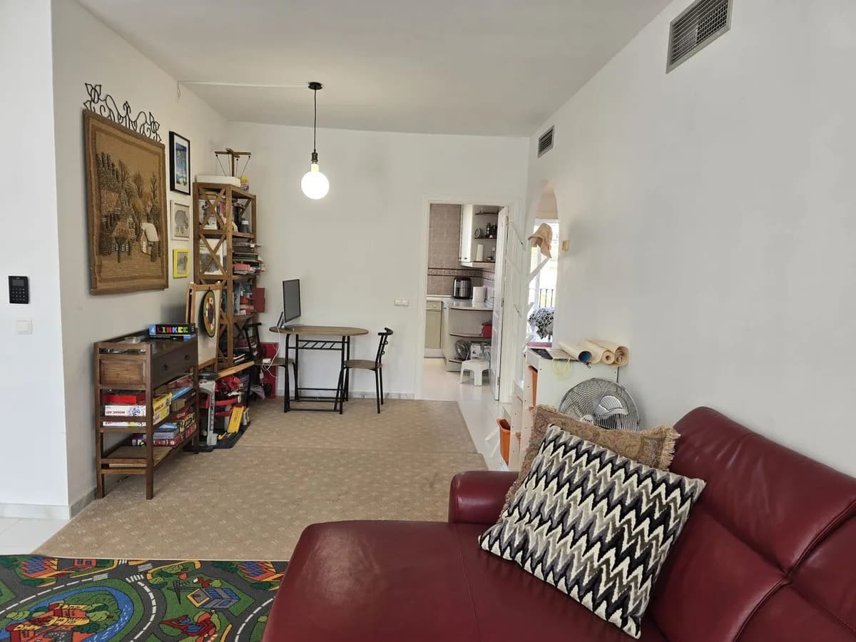 2 Bedroom Top Floor Apartment for Sale in Miraflores, Málaga - Image 6