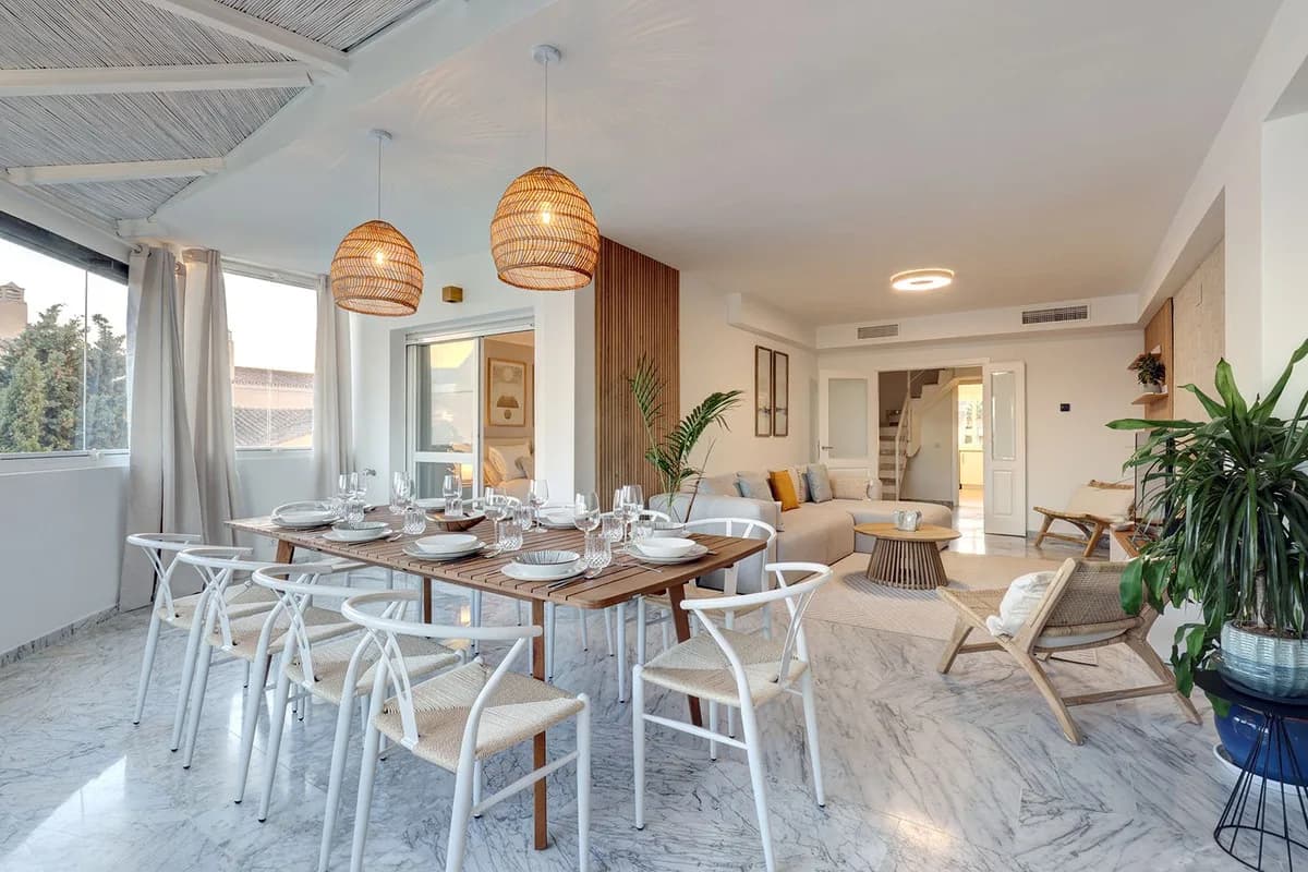 5 Bedroom Penthouse Duplex for Sale in Bahía de Marbella, Málaga - Image 2