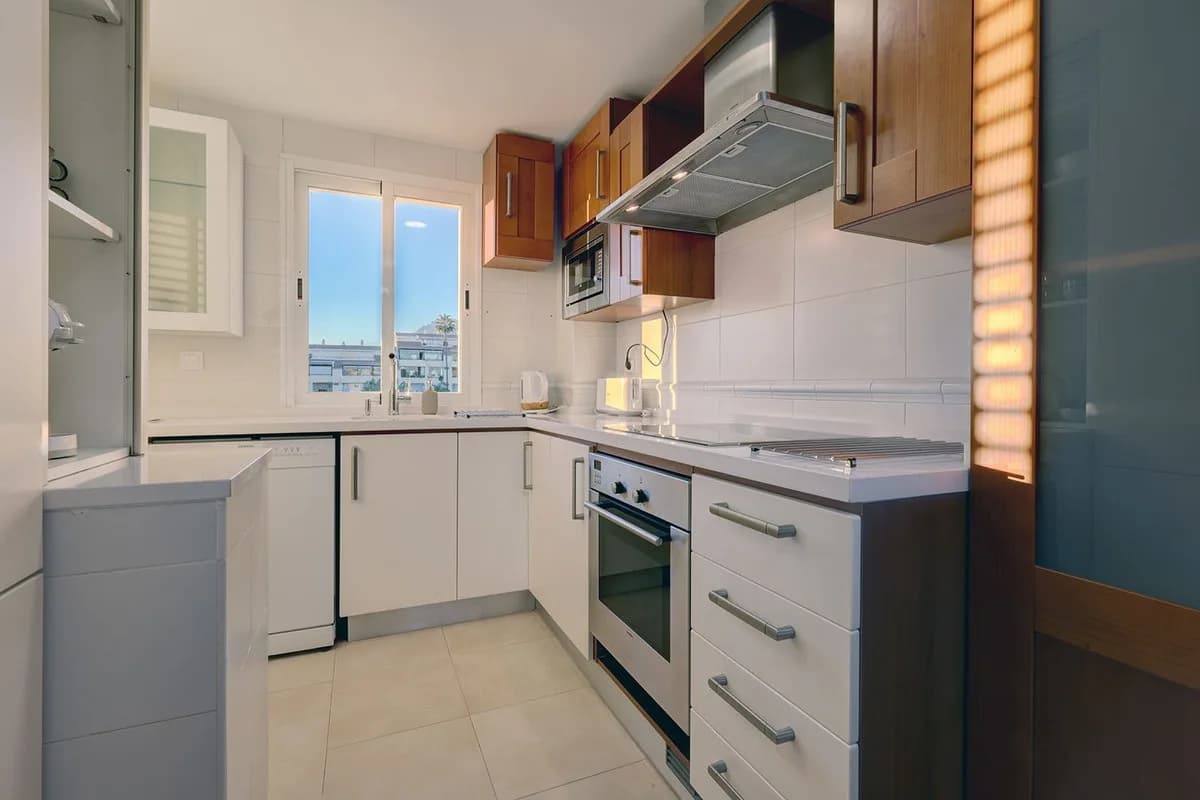 5 Bedroom Penthouse Duplex for Sale in Bahía de Marbella, Málaga - Image 8