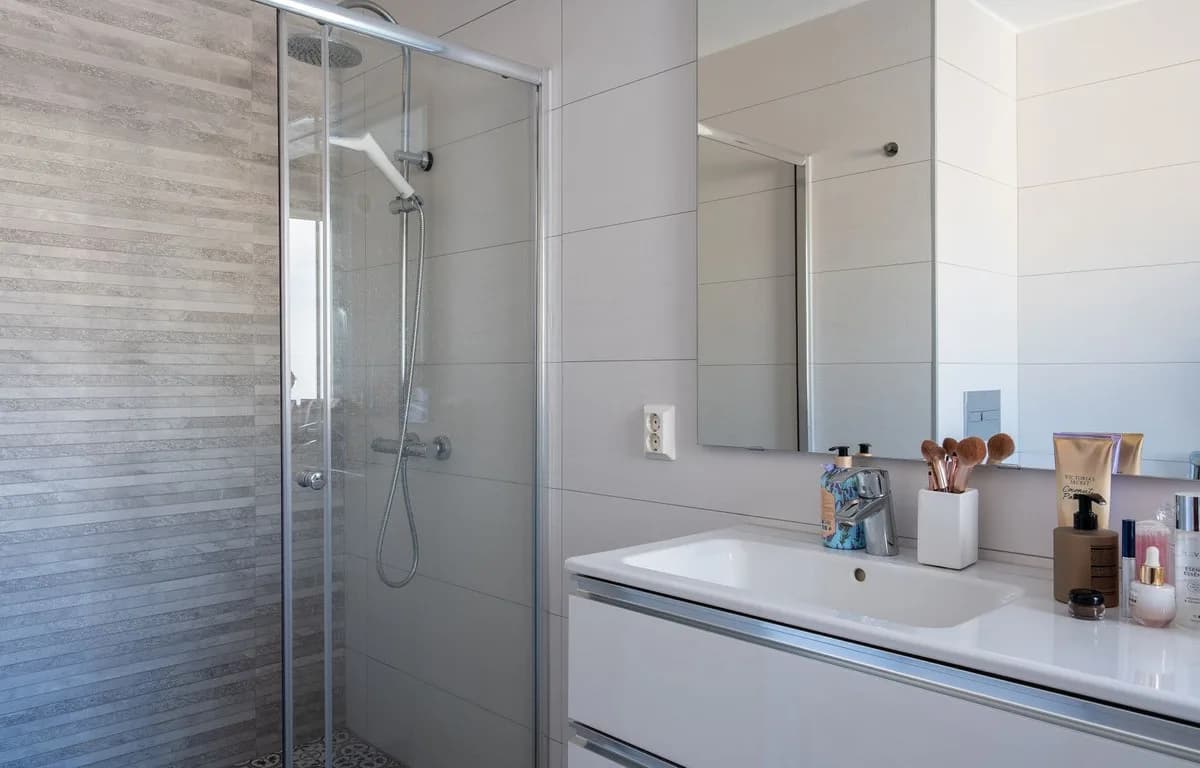 3 Bedroom Semi-Detached House for Sale in Calahonda, Málaga - Image 6