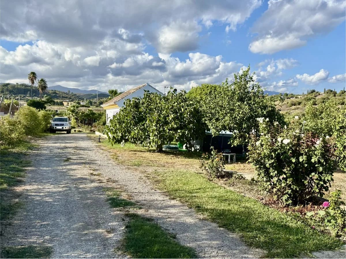 1 Bedroom Finca - Cortijo for Sale in El Padron, Málaga - Image 3
