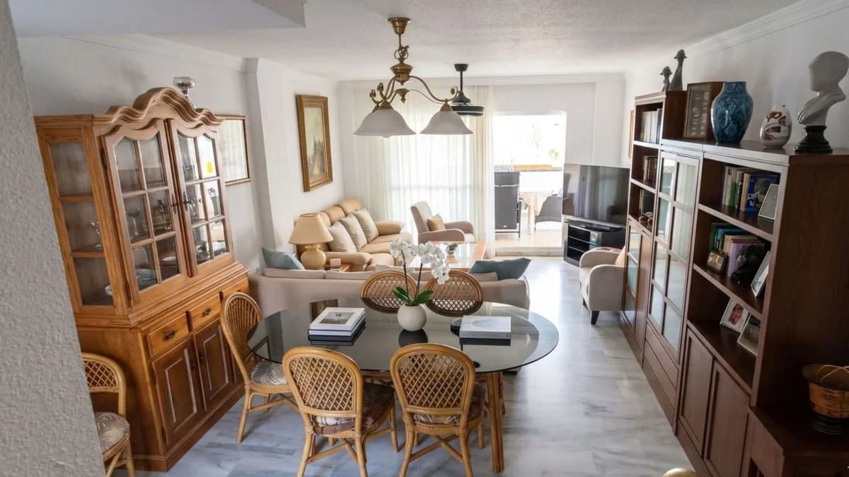 3 Bedroom Duplex for Sale in Las Chapas, Málaga - Image 6