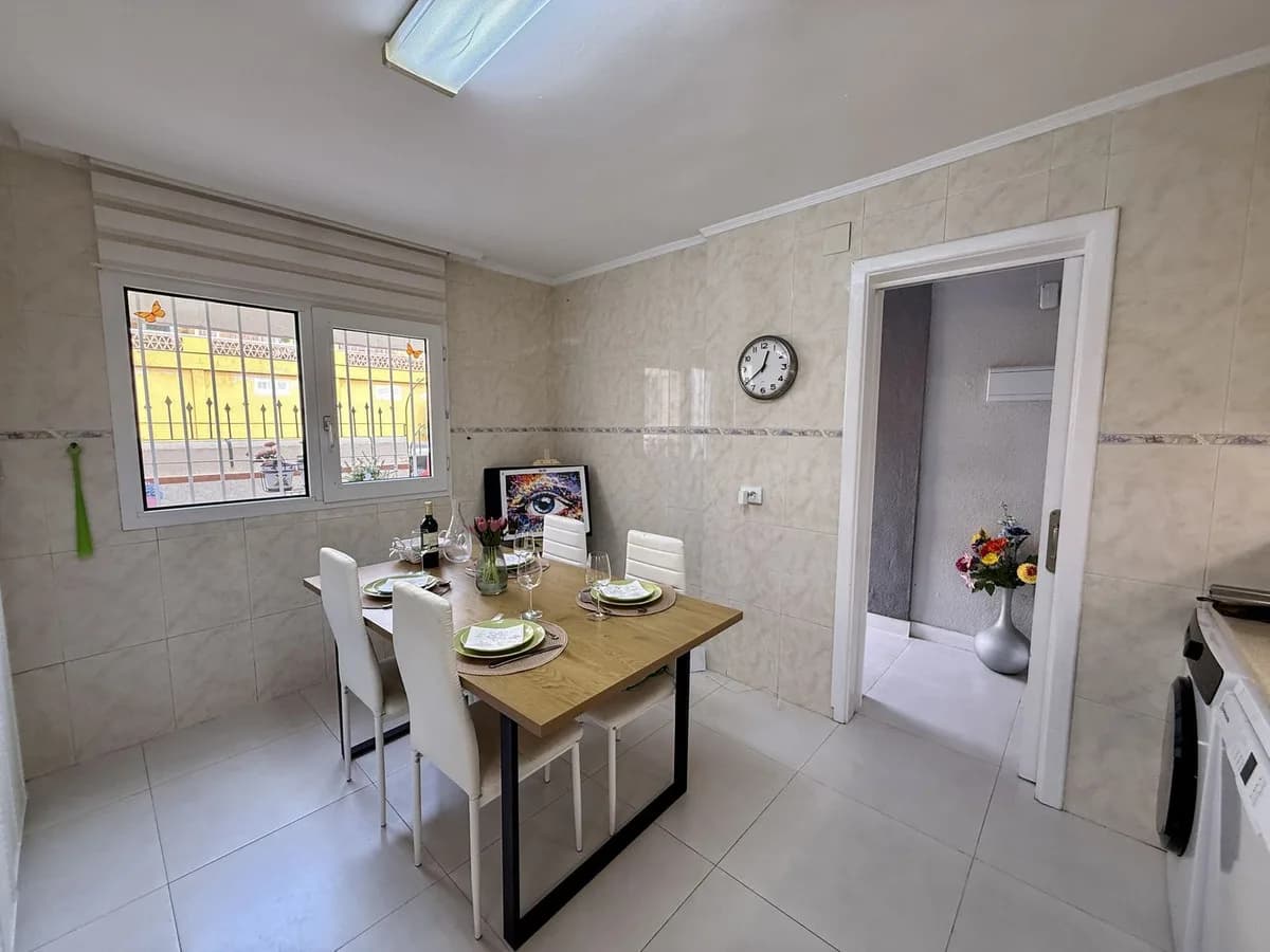 3 Bedroom Ground Floor Apartment for Sale in Torremolinos, Málaga - Image 7