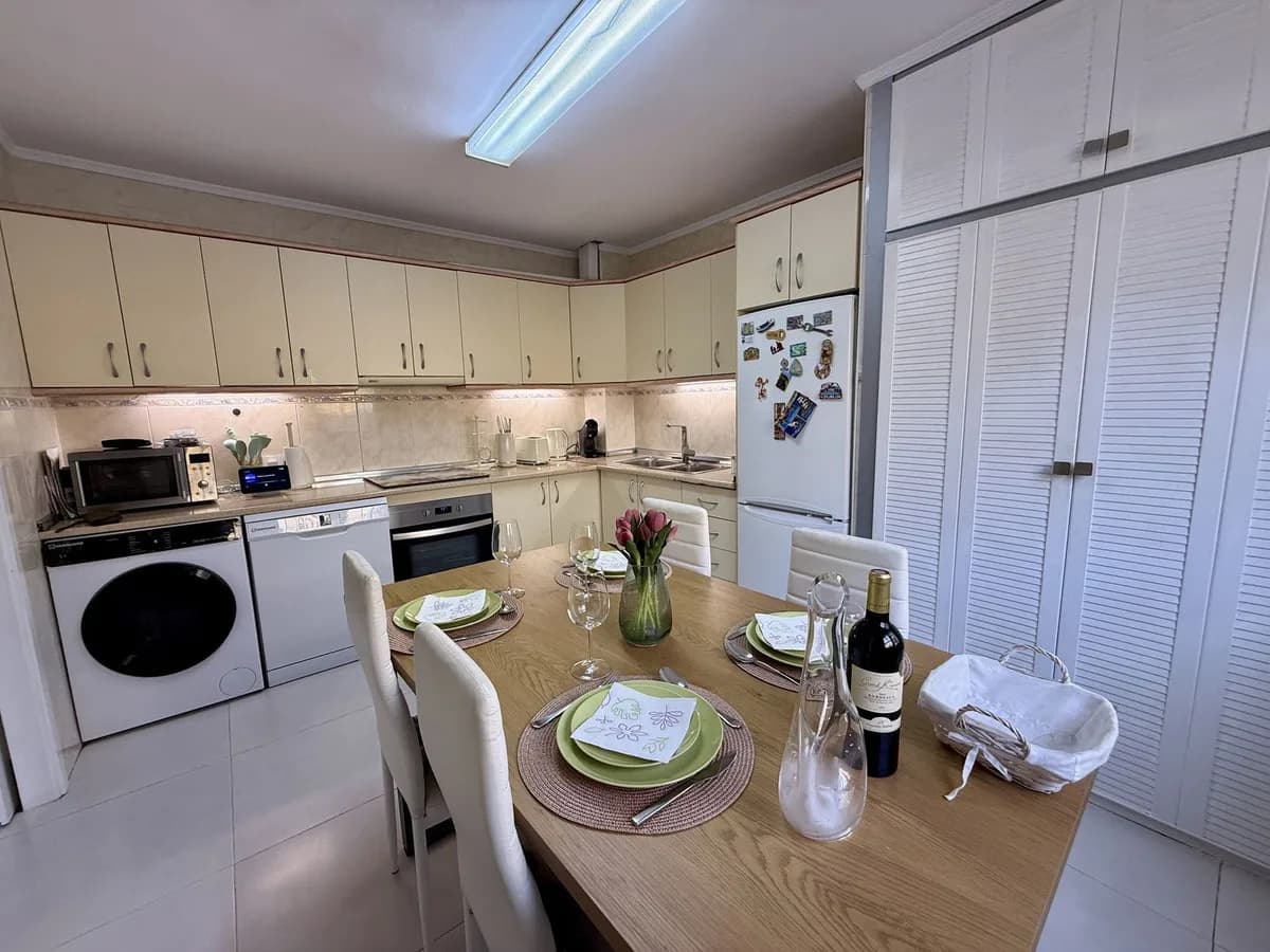 3 Bedroom Ground Floor Apartment for Sale in Torremolinos, Málaga - Image 8