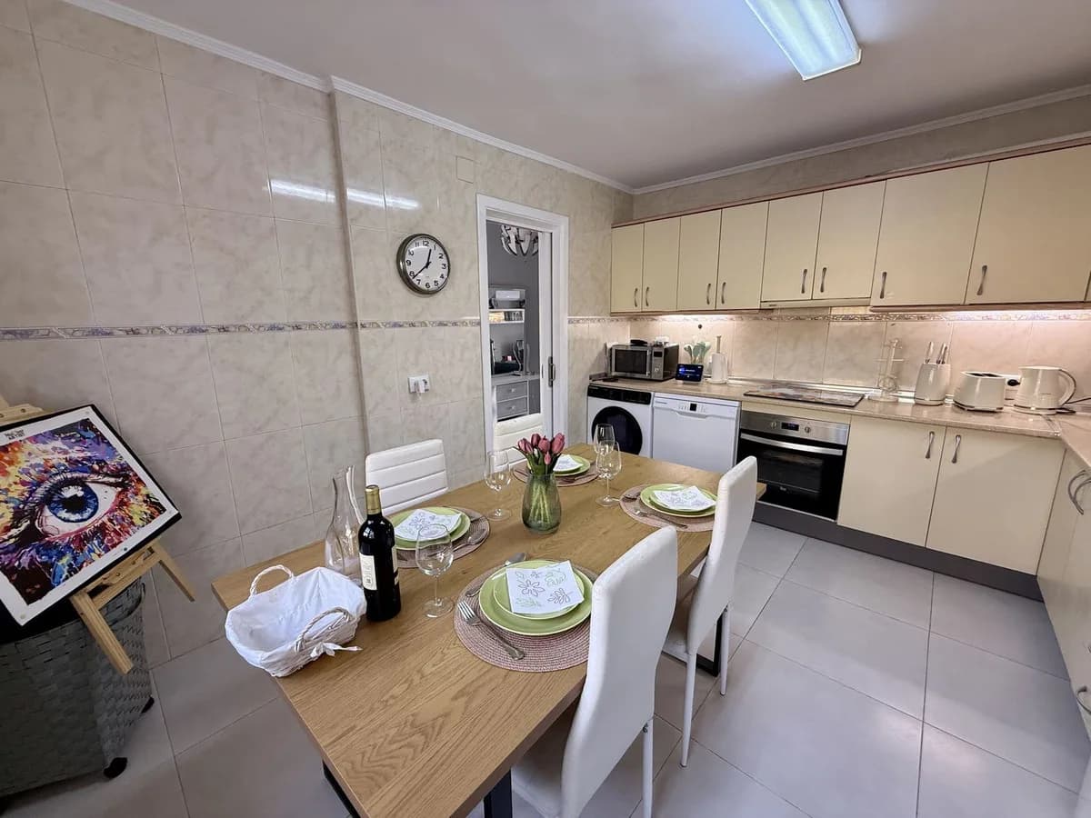 3 Bedroom Ground Floor Apartment for Sale in Torremolinos, Málaga - Image 9