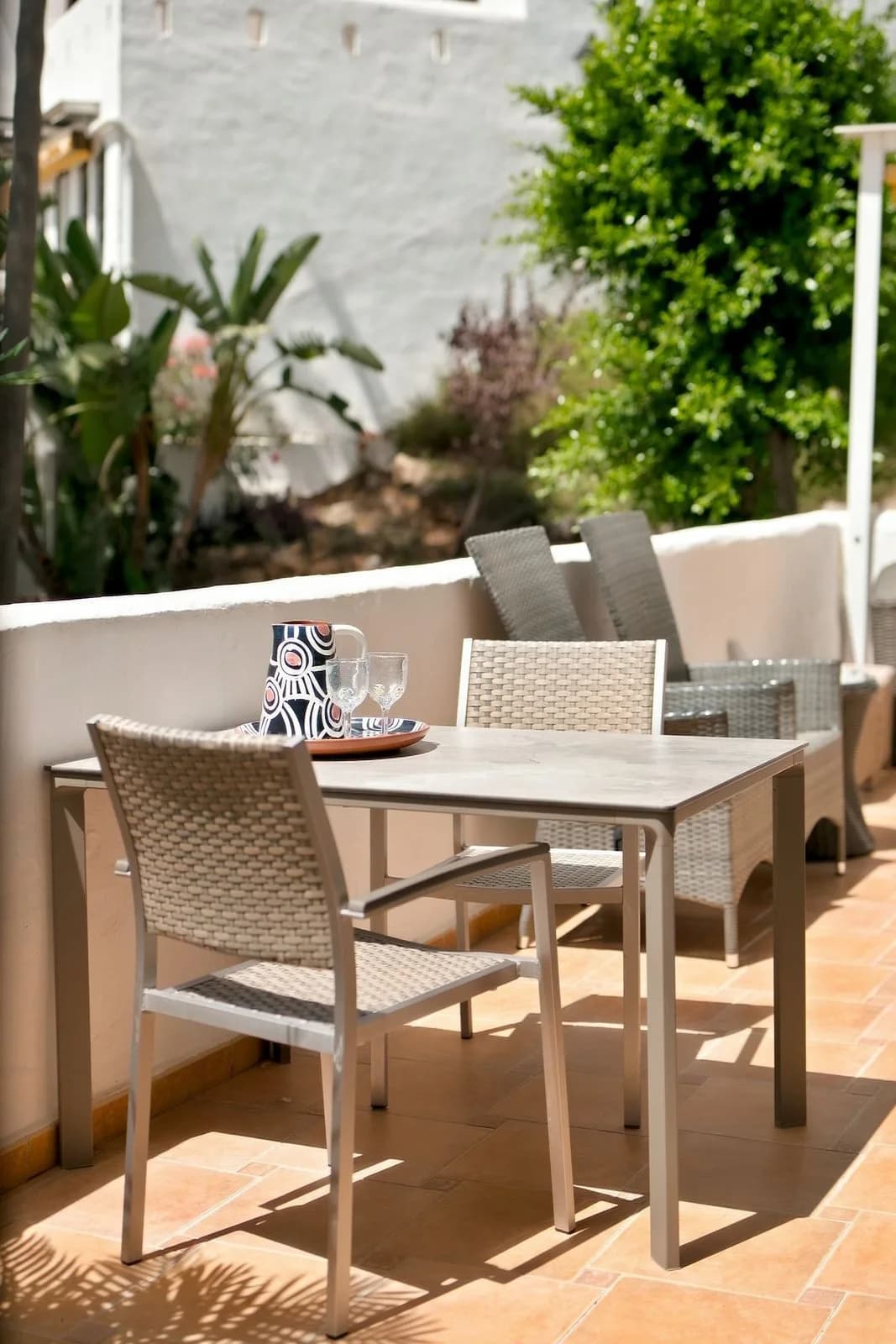 2 Bedroom Middle Floor Apartment for Sale in Nueva Andalucía, Málaga - Image 6