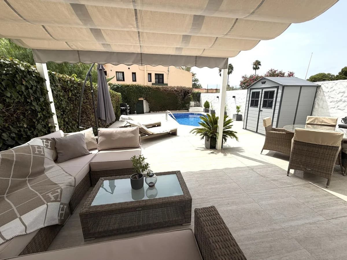 2 Bedroom Ground Floor Apartment for Sale in El Paraiso, Málaga