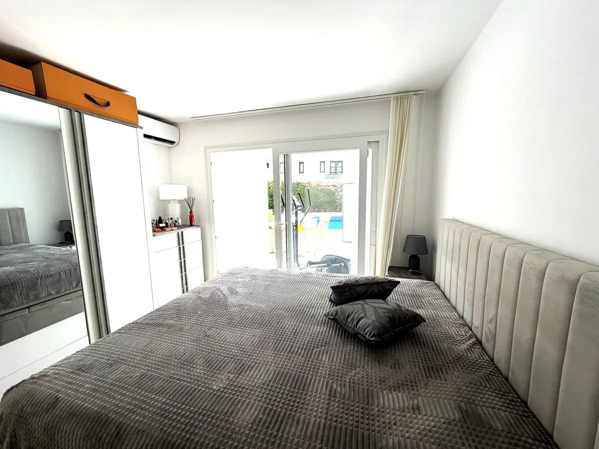 2 Bedroom Ground Floor Apartment for Sale in El Paraiso, Málaga - Image 5