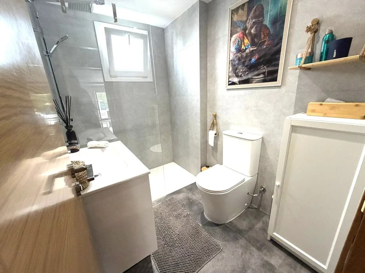 2 Bedroom Ground Floor Apartment for Sale in El Paraiso, Málaga - Image 8