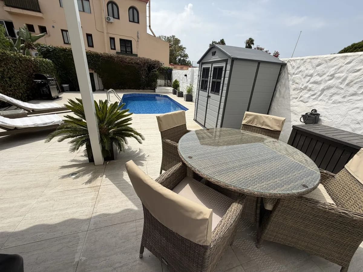 2 Bedroom Ground Floor Apartment for Sale in El Paraiso, Málaga - Image 9