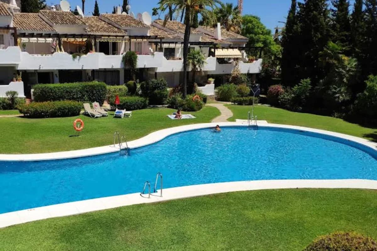 2 Bedroom Top Floor Apartment for Sale in Sierra Blanca, Málaga